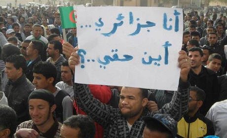 احتجاجات عارمة بالجزائر ترفض استغلال الغاز الصخري وسط سياسة تقشف غير مسبوقة بسبب انهيار أسعار البترول